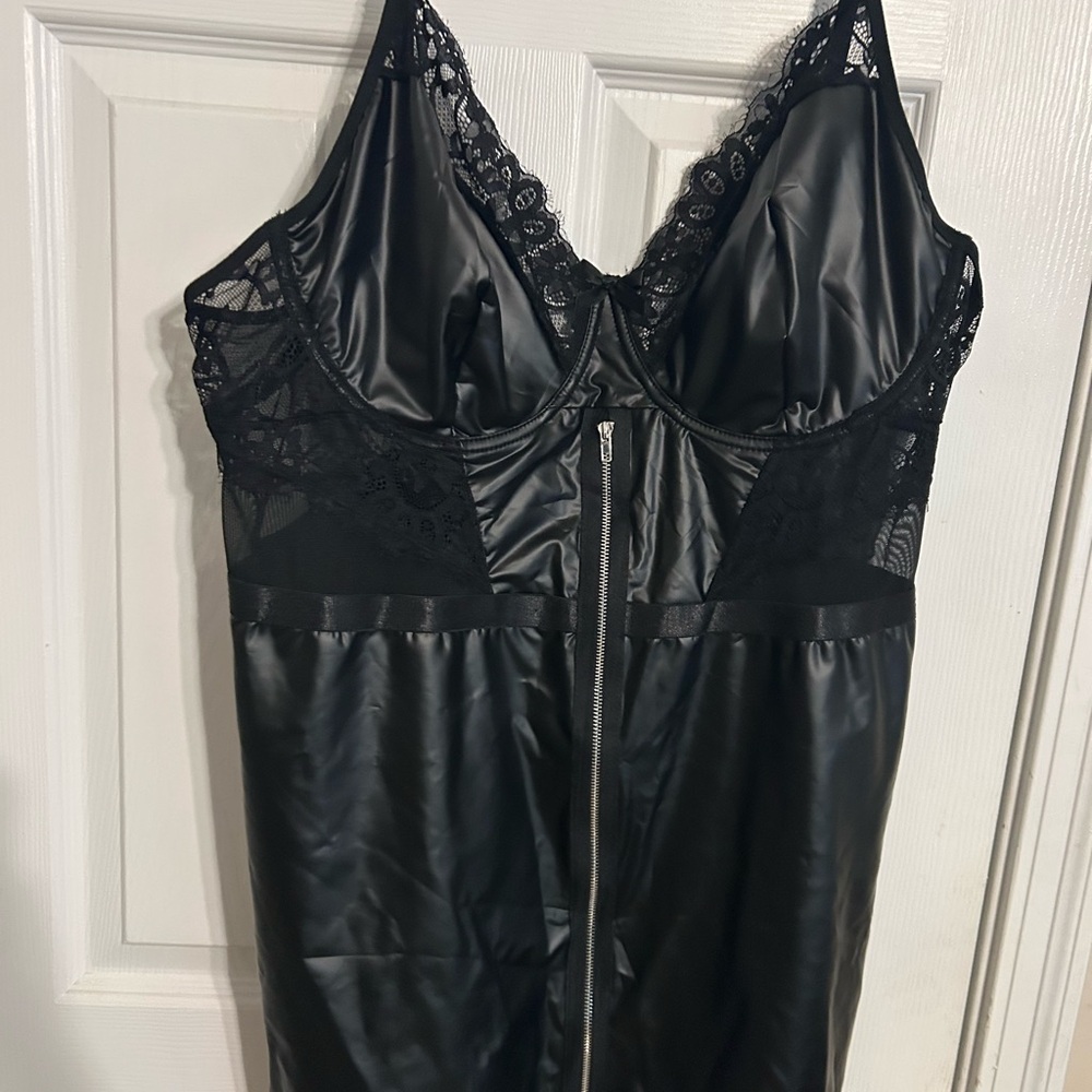 SHEIN Black Satin Chemise with Sweetheart Neckline